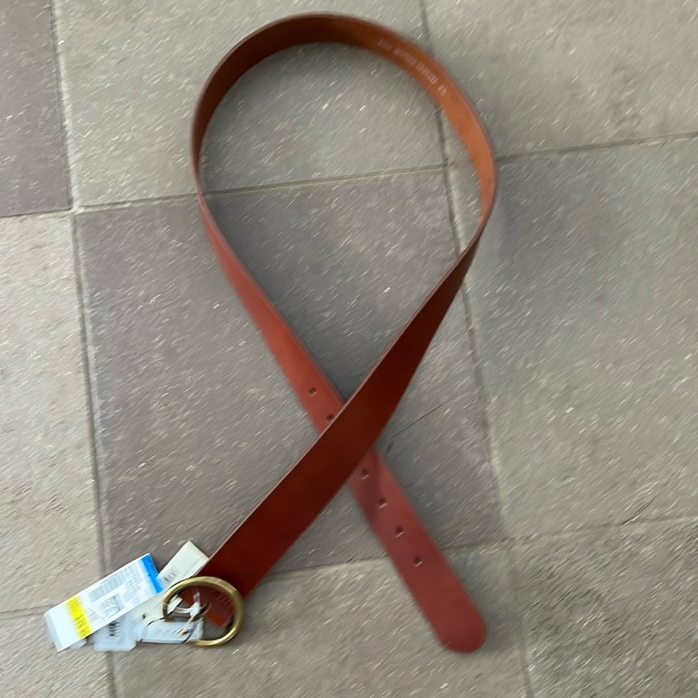 Brown leather belt, brand new, never worn
